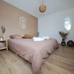 Будинок відпочинку Chez Fernand A Maison Neuve Confort Avec Jardin Et Parking Inclus