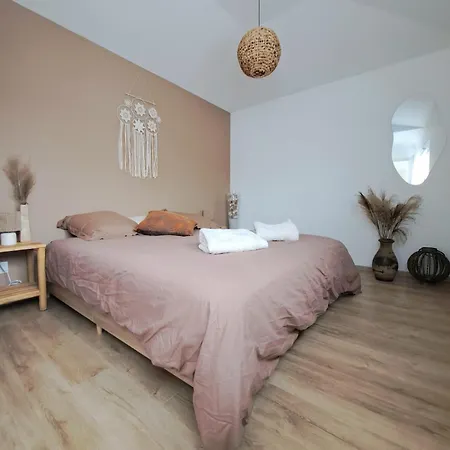 Будинок відпочинку Chez Fernand A Maison Neuve Confort Avec Jardin Et Parking Inclus
