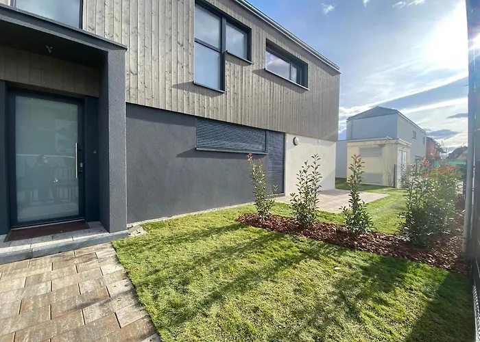 Chez Fernand A Maison Neuve Confort Avec Jardin Et Parking Inclus Nyaraló *